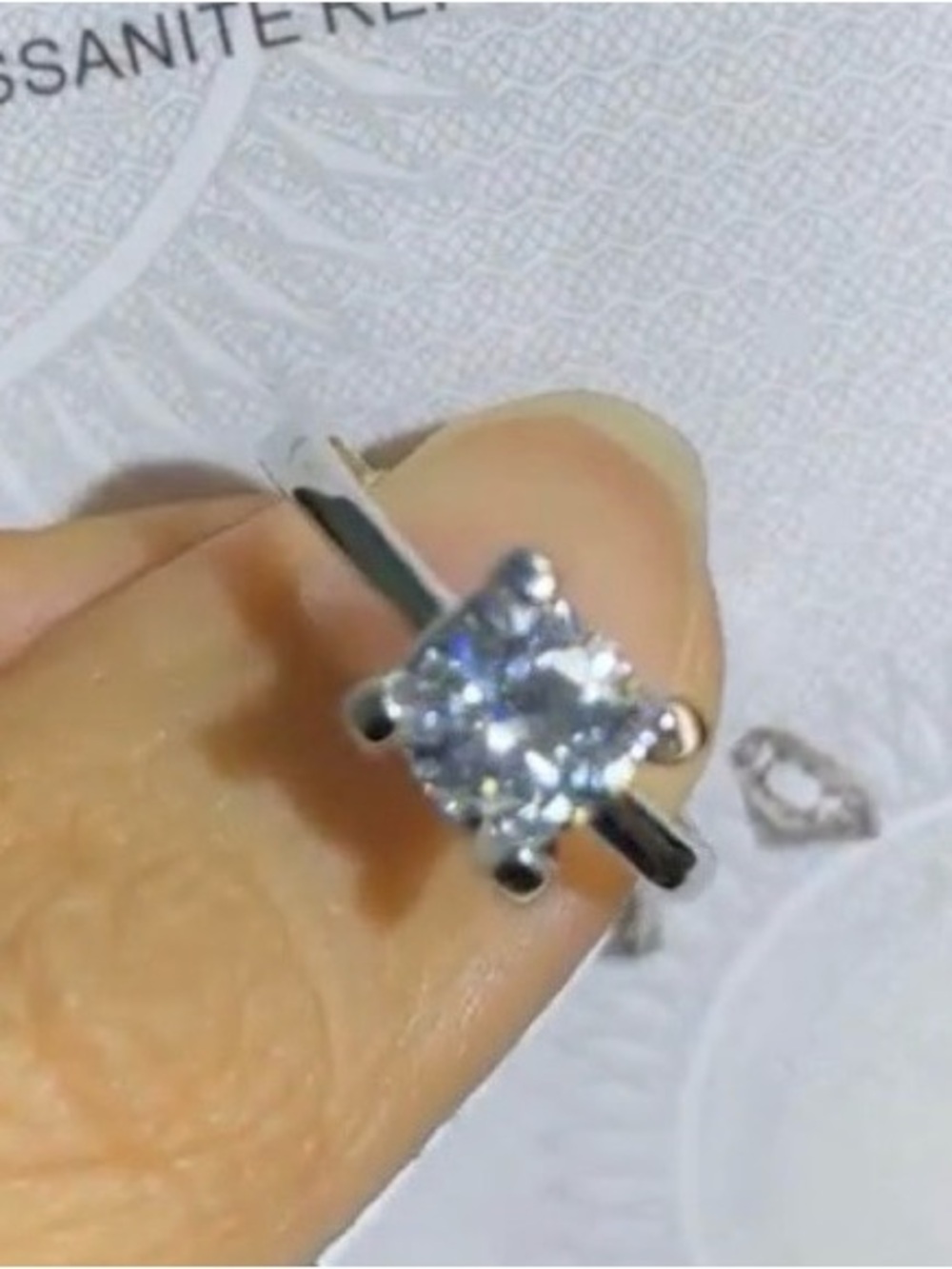 💎 1 CT Genuine Moissanite Princess-Cut Solitaire Ring – Size 7